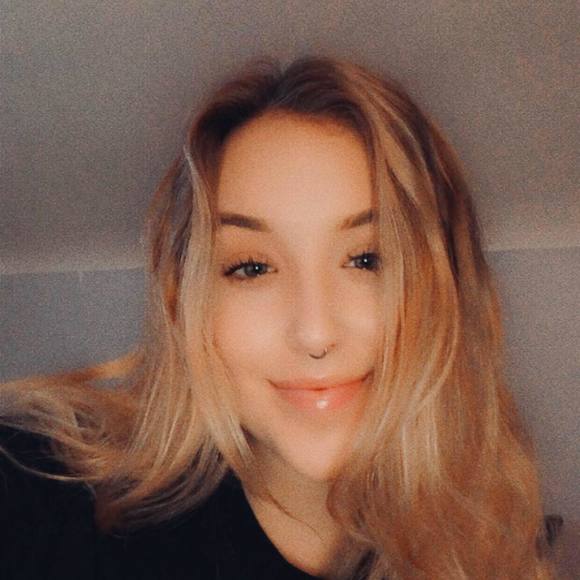 Meet your Posher, Jade - Picture 1 of 1